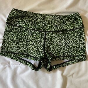 Fleo gym shorts size small